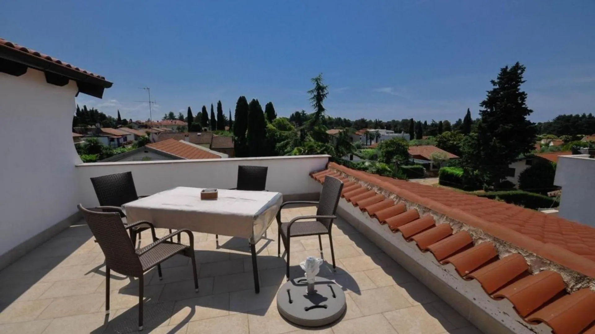 Apartmán Schoene Wohnung In Novigrad Mit Privatem Parkplatz Karpinjan