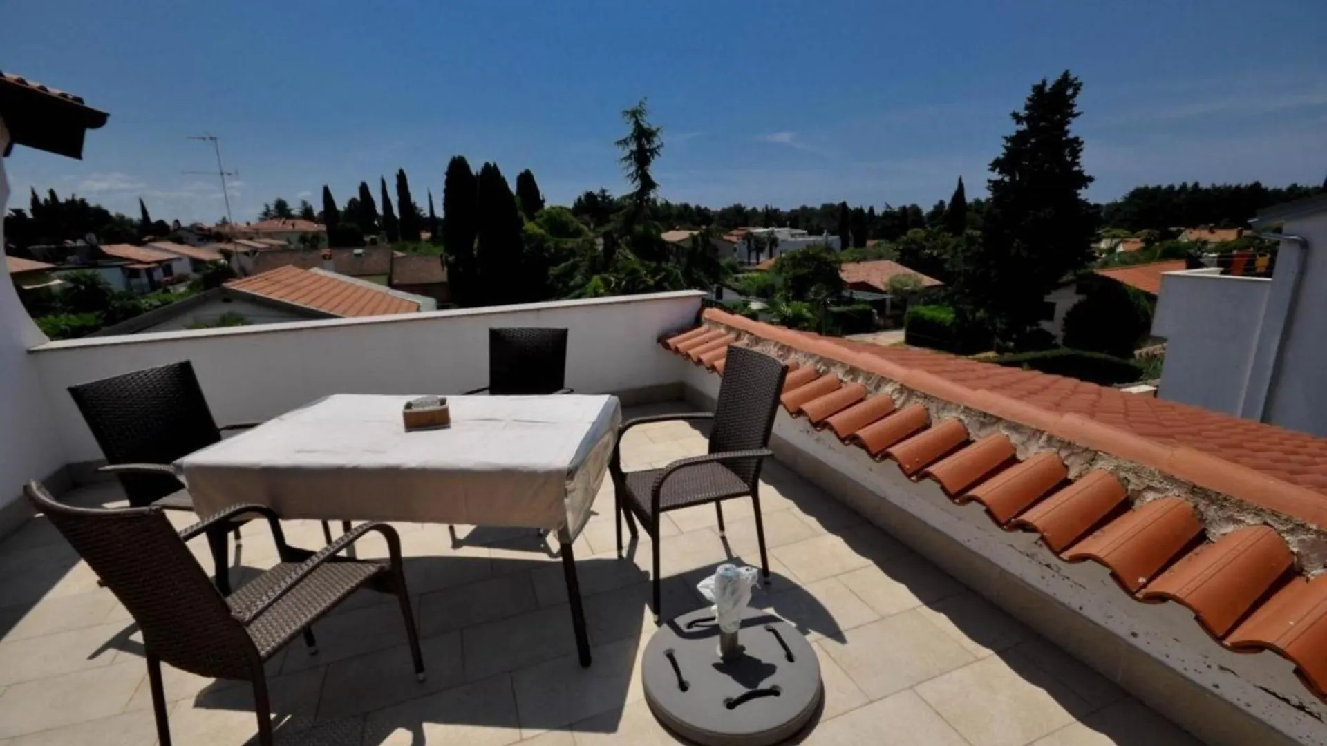 Apartment Schoene Wohnung In Novigrad Mit Privatem Parkplatz Karpinjan